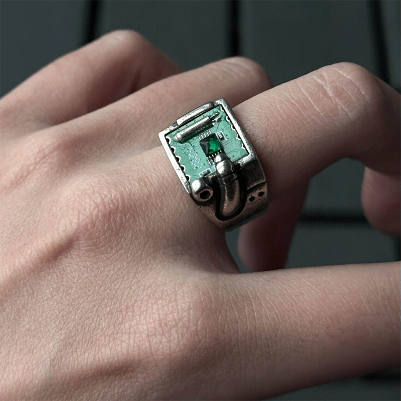 Tech-inspirierter Ring mit PCB – Tech Inspired Accessories Bewertung und Preis