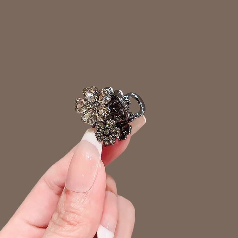Exquisite Strass Blume Kleine  – Hi Tech Accessories Bewertung und Preis